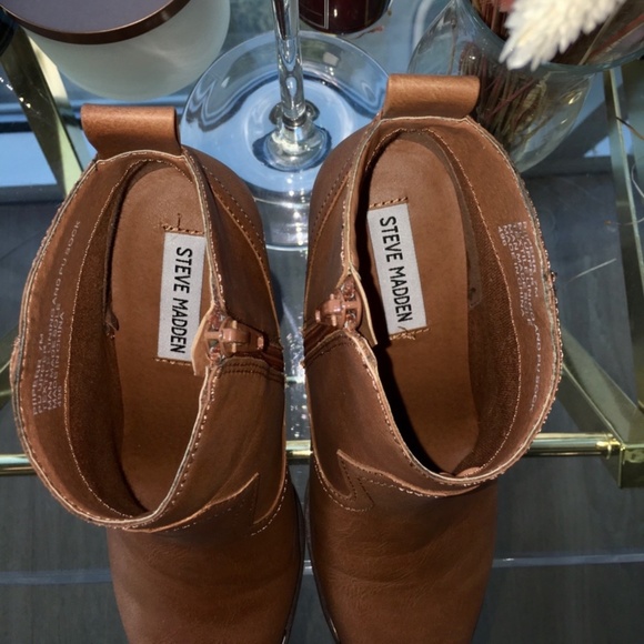 Steve Madden Booties in Cognac Size 7 - Picture 7 of 13